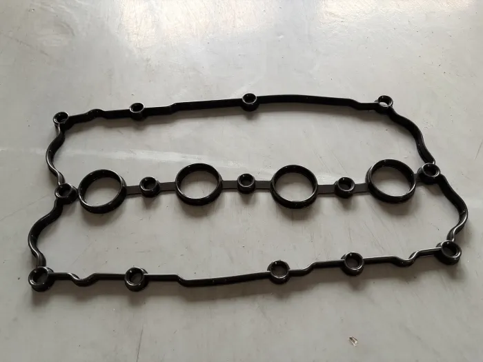 06D103483E Engine Parts Valve Cover Gasket for AUDI A3, VW EOS, SEAT ALTEA XL (5P5, 5P8), SKODA OCTAVIA II Combi (1Z5)