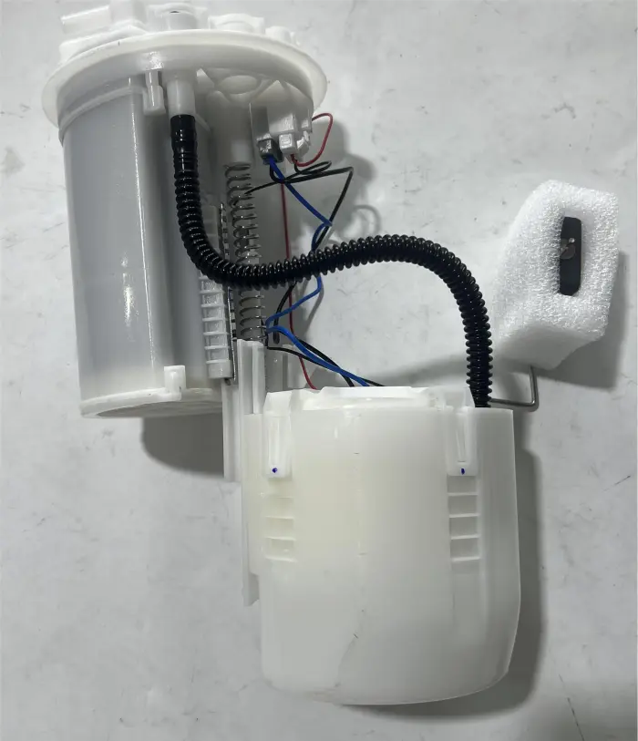 7702012081 Engine Parts Fuel Pump for 