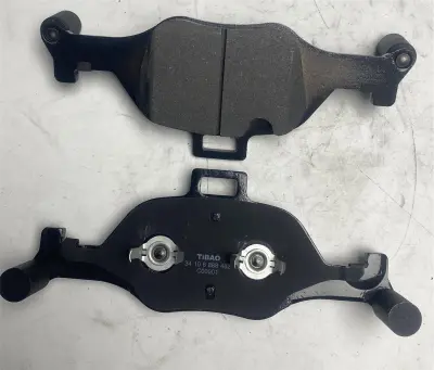 34106888482 BMW Brake Pad for BMW i4 (G26), 5 (G30, F90), 2 Coupe (G42, G87), 4 Coupe (G22, G82), X5 (G05, F95), X6 (G06, F96), 3 (G20, G80, G28), 6 Gran Turismo (G32), X3 Van (G01), X4 (G02, F98), 7 (G11, G12)