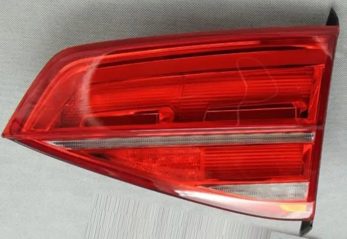 16D945308 Taillight for 