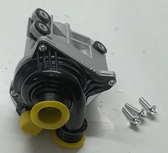 11517632426 Engine Parts BMW Water Pump for BMW X4 (F26), 5 (E60), 6 Coupe (F13), X6 (E71, E72), 7 (F01, F02, F03, F04), X5 (E70), 1 Coupe (E82), X1 (E84), X3 (F25), Z4 Roadster (E89), 3 (E90)