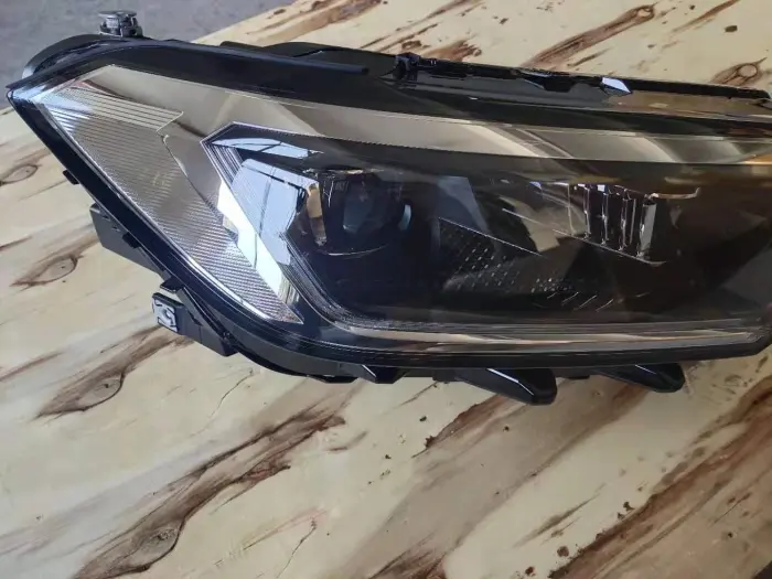 17G941036 Headlight for 