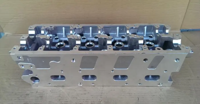 03L103351D Engine Parts Cylinder Head for VW TRANSPORTER Mk VI Platform/Chassis (SFD, CARAVELLE T5 Bus (7HB, 7HJ, 7EB, 7EJ), EUROVAN T5 Van (7HA, 7HH, 7EA, 7EH), MULTIVAN Mk V (7HM, 7HN, 7HF, 7EF, 7EM, 7EN)