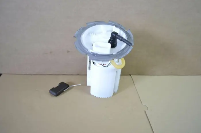 5Q0919051AM Engine Parts Fuel Pump for VW GOLF, SEAT LEON (5F1), SKODA OCTAVIA III Combi (5E5, 5E6)