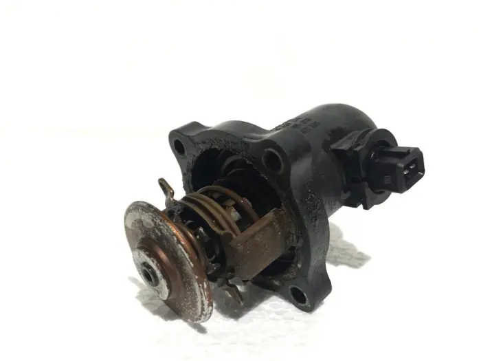 5482010 Engine Parts Thermostat for 