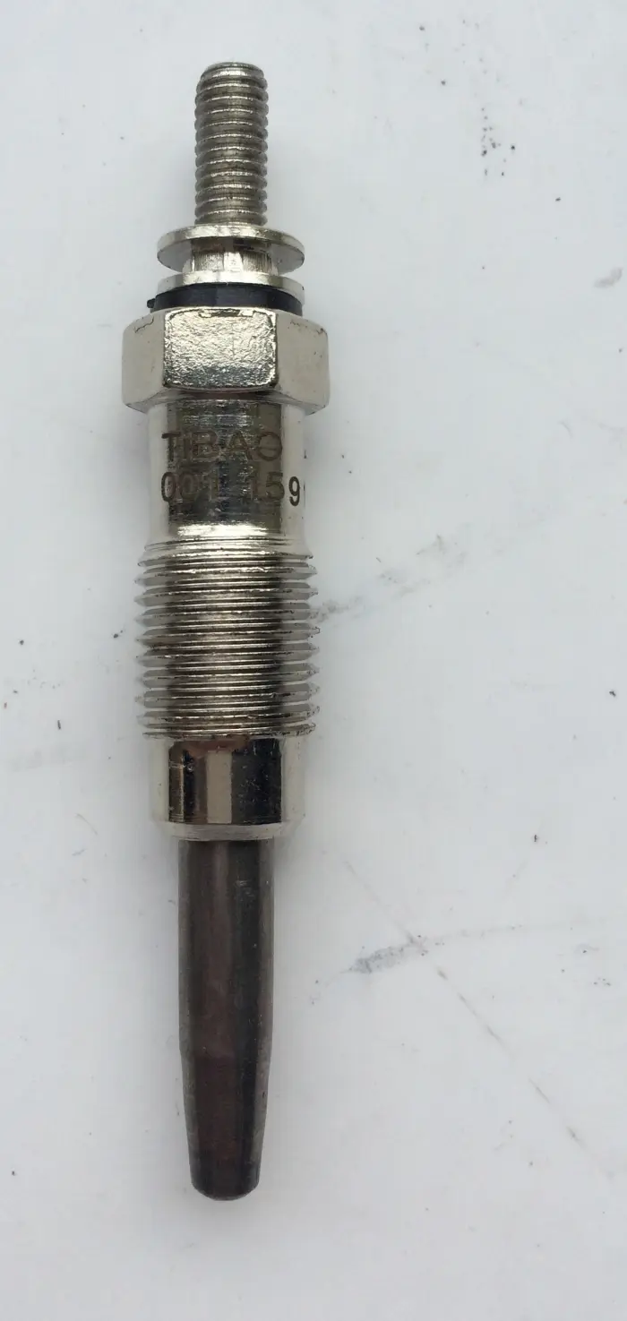 0011590001 Glow Plug for MERCEDES-BENZ VITO Bus (W638), SPRINTER 2-t Platform/Chassis (B901, B902), V-CLASS (638/2), O 100, G-CLASS Cabrio (W460), E-CLASS (W124), C-CLASS (W202), S-CLASS (W140), UNIMOG, T1 Bus (B601), 124 Saloon (W124), 190 (W201), T