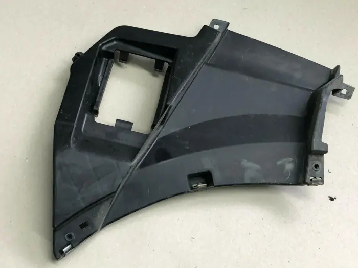 760807884 Bumper Bracket for