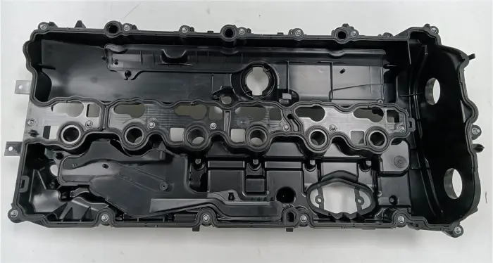 11127645173 Engine Parts Engine Valve Cover for BMW X3 (G01, F97), X4 (G02, F98), 6 Gran Turismo (G32), 5 (G30, F90), 1 (F21), 3 Touring (F31), 4 Convertible (F33, F83), 7 (G11, G12), 2 Convertible (F23)