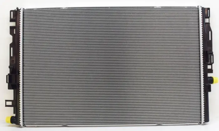 0995005403 Engine Parts Radiator for 