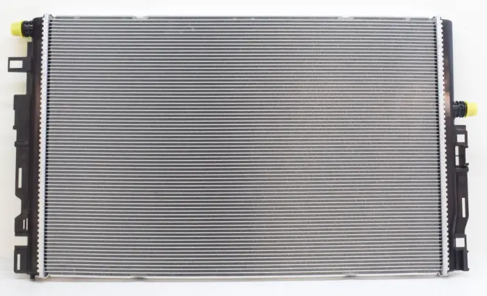 0995005403 Engine Parts Radiator for 