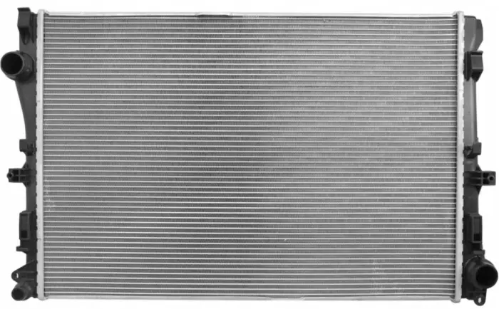 0995001701 Engine Parts Radiator for 