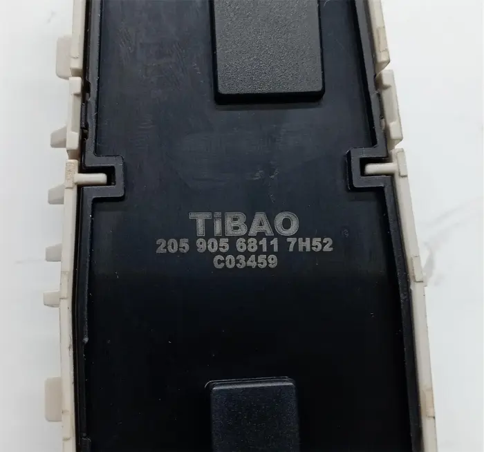 20590568117H52 Window Switch for 