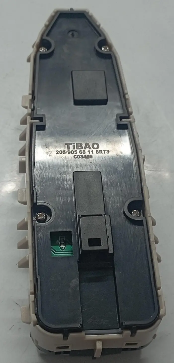 20590568118R73 Window Switch for 