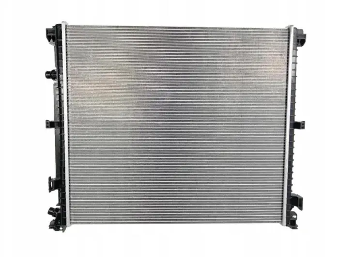 17118642747 Engine Parts Radiator for