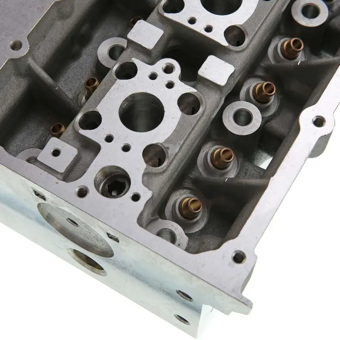 036103351L Engine Parts Cylinder Head for 