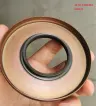 33107505604 Engine Parts Oil Seal for BMW X1 (E84), X3 (E83), 3 (E46), 1 (E87), 5 (E39), 6 Convertible (E64), Z4 Roadster (E85), 7 (E38), X5 (E53)