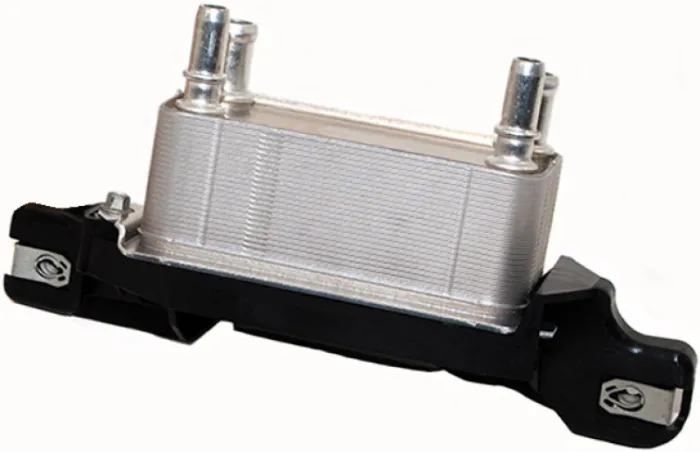 LR028937 Engine Parts Oil Cooler for 