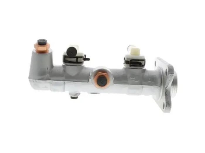 4720136390 Brake Master Cylinder for 