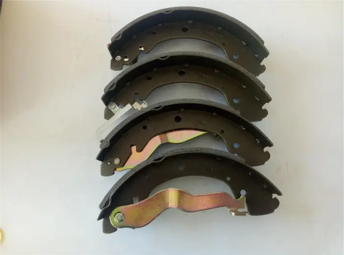 701609531 Brake Shoe Set for VW EUROVAN T4 Van (70A, 70H, 7DA, 7DH), CARAVELLE T4 Bus (70B, 70C, 7DB, 7DK, 70J, 70K, 7DC, 7DJ), TRANSPORTER Mk IV Platform/Chassis (70E