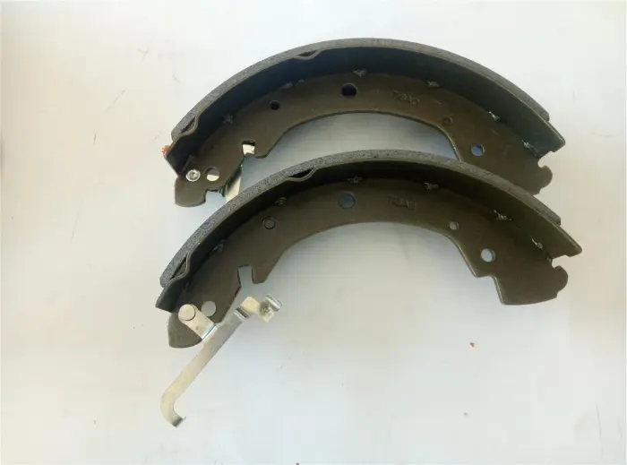 701609531 Brake Shoe Set for VW EUROVAN T4 Van (70A, 70H, 7DA, 7DH), CARAVELLE T4 Bus (70B, 70C, 7DB, 7DK, 70J, 70K, 7DC, 7DJ), TRANSPORTER Mk IV Platform/Chassis (70E