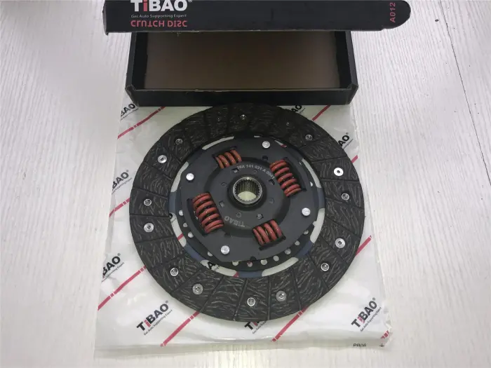 06A141031A Transmission Parts Clutch Disc for VW GOLF III (1H1), PASSAT B3/B4 Estate (3A5, 35I), CORRADO (53I), TRANSPORTER Mk IV Platform/Chassis (70E, CARAVELLE T4 Bus (70B, 70C, 7DB, 7DK, 70J, 70K, 7DC, 7DJ), EUROVAN T4 Van (70A, 70H, 7DA, 7DH), C