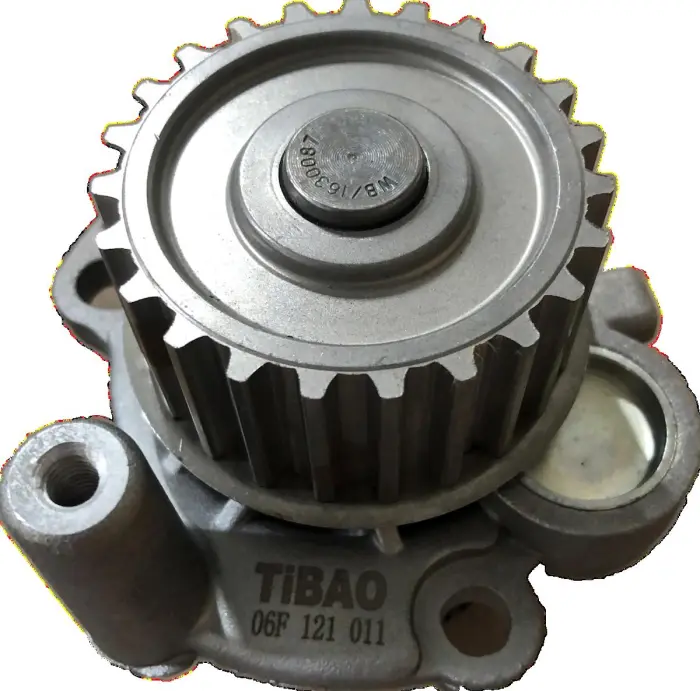 06F121011 Engine Parts Water Pump for