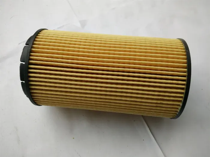 07C115562E Engine Parts Oil Filter for AUDI A8, VW PHAETON, BENTLEY CONTINENTAL Coupe (3W_, 393)