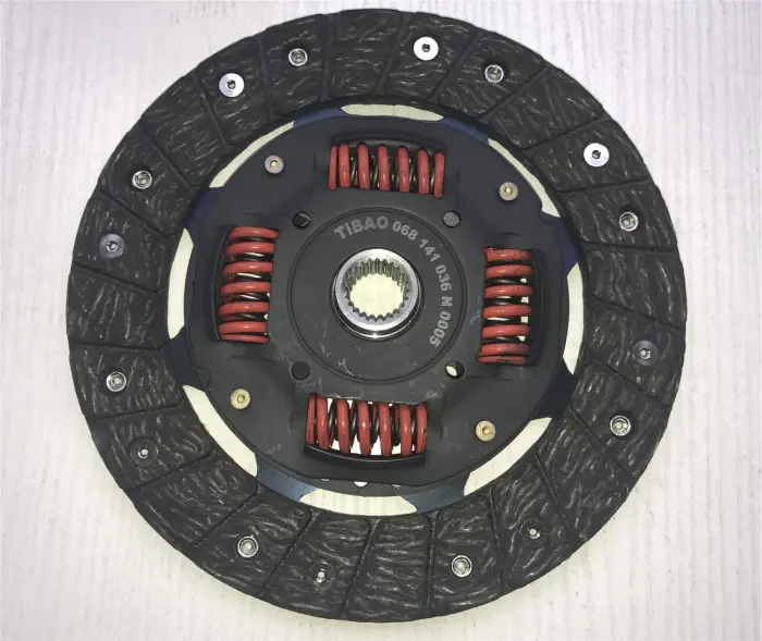 068141036N Transmission Parts Clutch Disc for AUDI 80, VW PASSAT