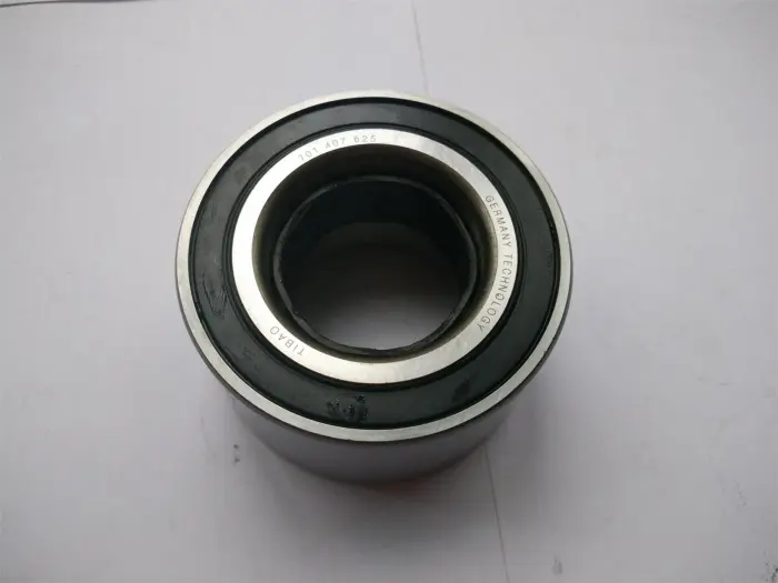 701407625 Transmission Parts Wheel Bearing for VW EUROVAN T4 Van (70A, 70H, 7DA, 7DH), TRANSPORTER Mk IV Platform/Chassis (70E, CARAVELLE T4 Bus (70B, 70C, 7DB, 7DK, 70J, 70K, 7DC, 7DJ)