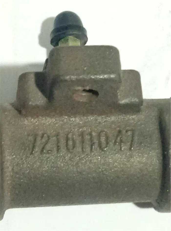 721611047 Brake Cylinder for VW TRANSPORTER Mk IV Platform/Chassis (70E, EUROVAN T4 Van (70A, 70H, 7DA, 7DH), CARAVELLE T4 Bus (70B, 70C, 7DB, 7DK, 70J, 70K, 7DC, 7DJ), CALIFORNIA T4 Camper (7DJ, 7DK, 70J)