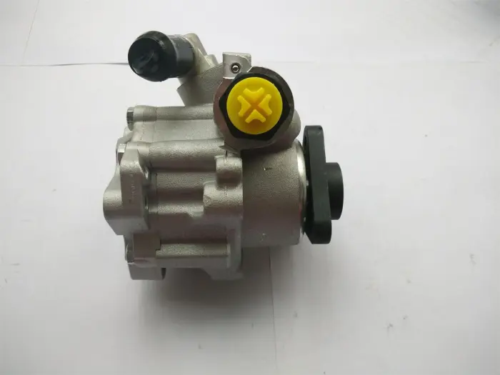 8D0145156K Hydraulic Power Steering Pump for AUDI A4, VW PASSAT, SKODA SUPERB I (3U4), SUPERB I Sedan (3U4)