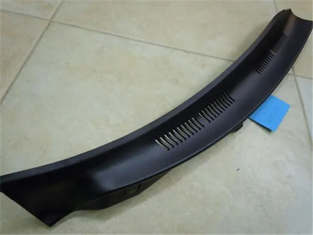 2108311058 Bonnet Water Deflector for