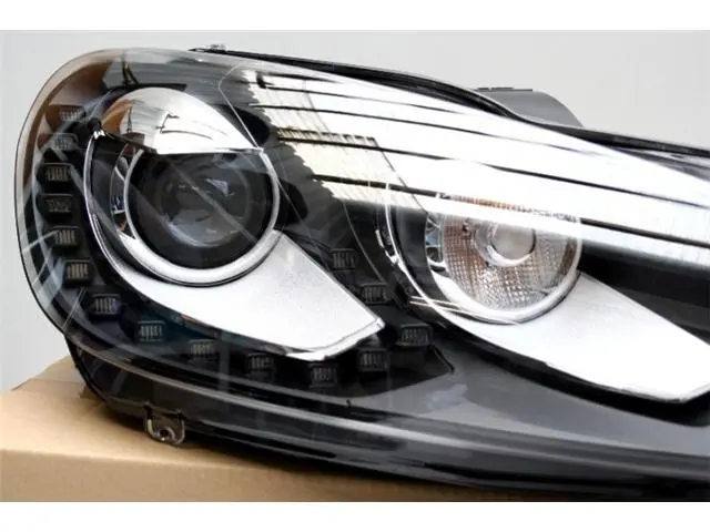 TB0113001R Headlight for 