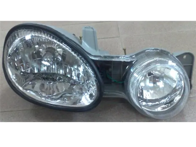 WH0218001R Headlight for 