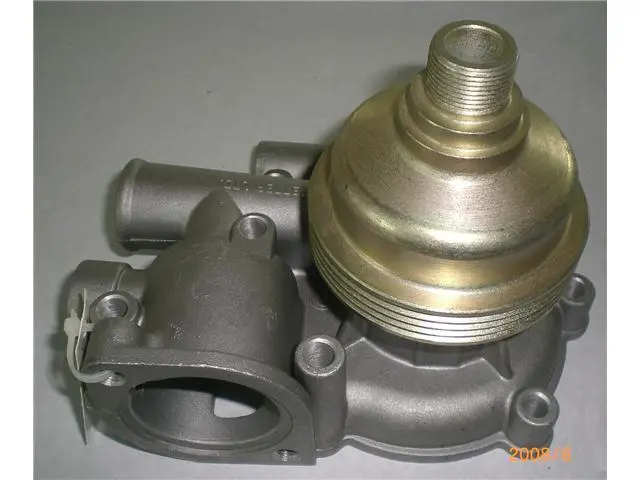 YF11003 Engine Parts Water Pump for 