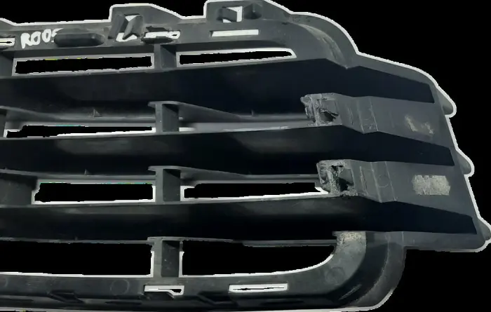 7P6853665A Bumper Grill for 