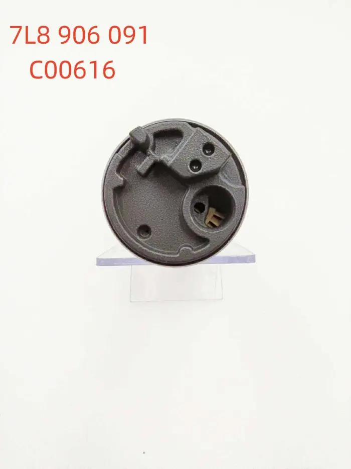 7L8906091 Engine Parts Fuel Pump for 