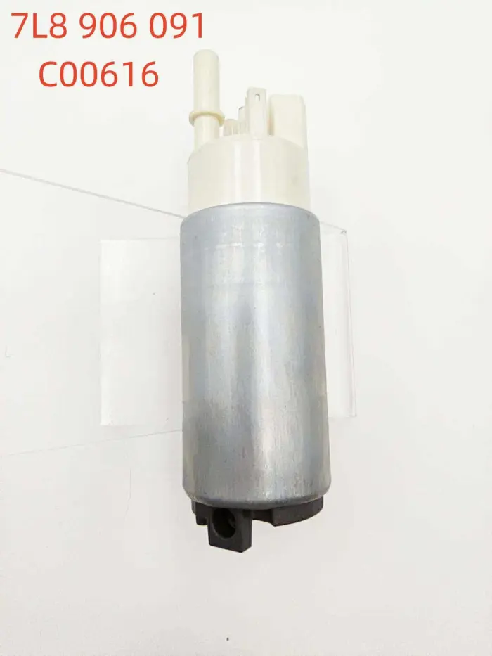 7L8906091 Engine Parts Fuel Pump for 