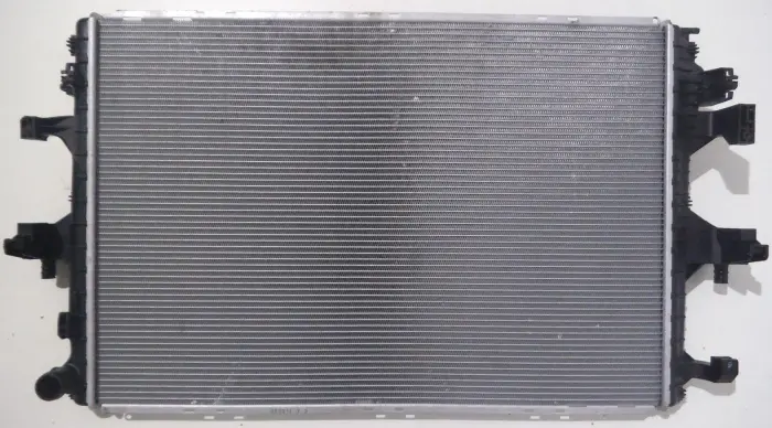 7E0121253A Engine Parts Radiator for VW EUROVAN T5 Van (7HA, 7HH, 7EA, 7EH), MULTIVAN Mk V (7HM, 7HN, 7HF, 7EF, 7EM, 7EN), CALIFORNIA T5 Camper (7EC, 7EF, 7EG, 7HF), CARAVELLE T5 Bus (7HB, 7HJ, 7EB, 7EJ)