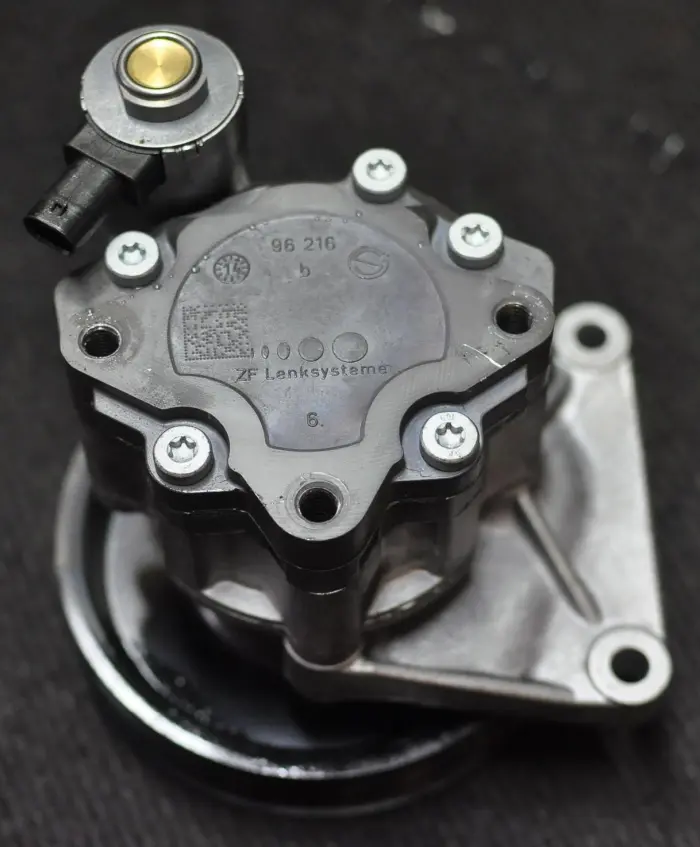 0064661501 Hydraulic Power Steering Pump for MERCEDES-BENZ SLC (R172), E-CLASS (W212), C-CLASS (W204), SLK (R172)