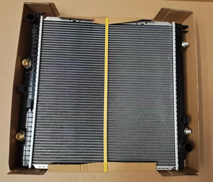 4635000100 Engine Parts Radiator for MERCEDES-BENZ G-CLASS (W463)