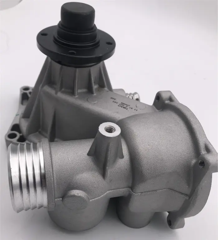 11510007043 Engine Parts BMW Water Pump for BMW 7 (E38), 8 (E31)