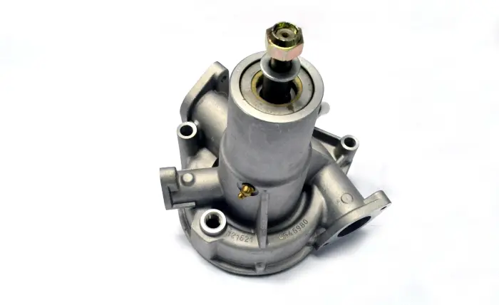 YF11002IV Engine Parts Water Pump for 