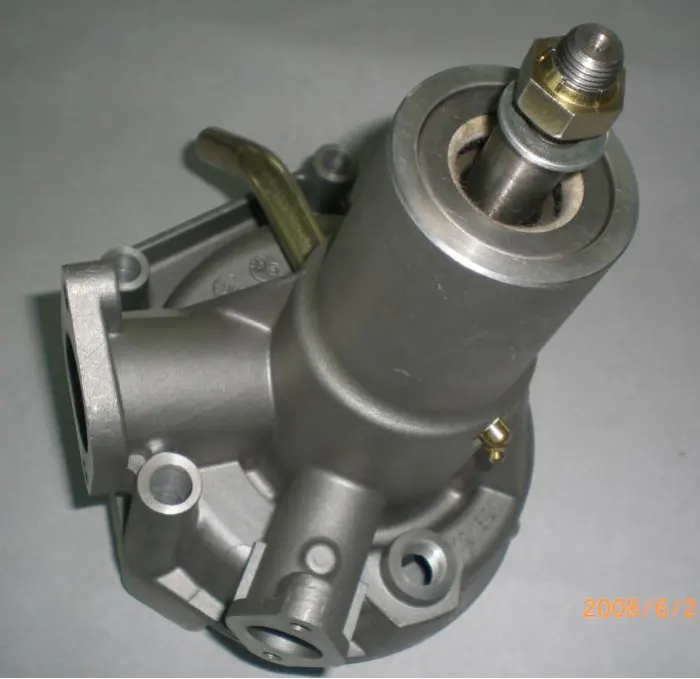 YF11002IV Engine Parts Water Pump for 