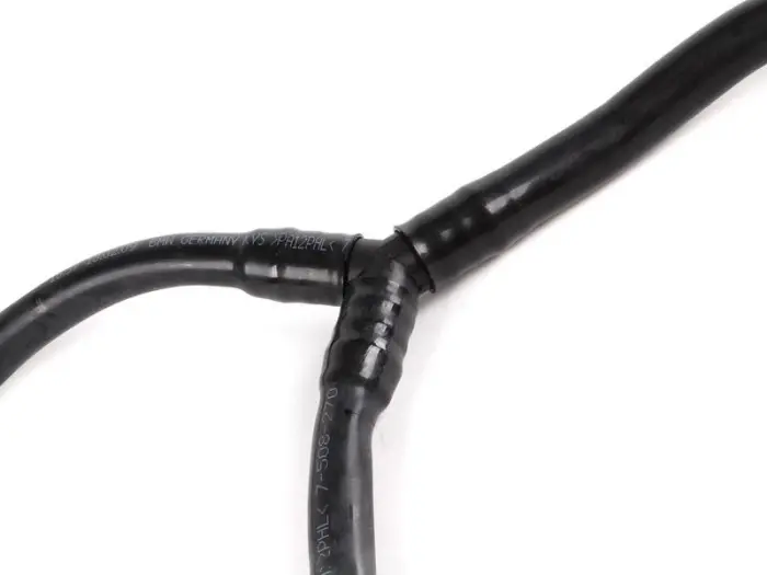 11727508270 Engine Parts Crankcase Breather Hose for BMW 5 (E60), 6 (E63), 7 (E65, E66, E67)